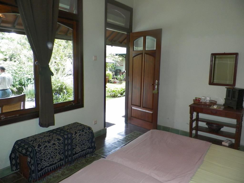 Rumah Sawah Couette-café